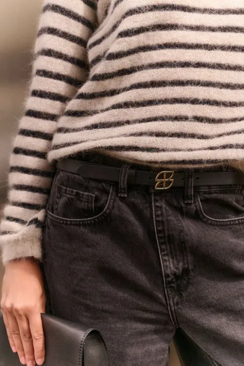 By bar buckle logo belt | black* Ceintures