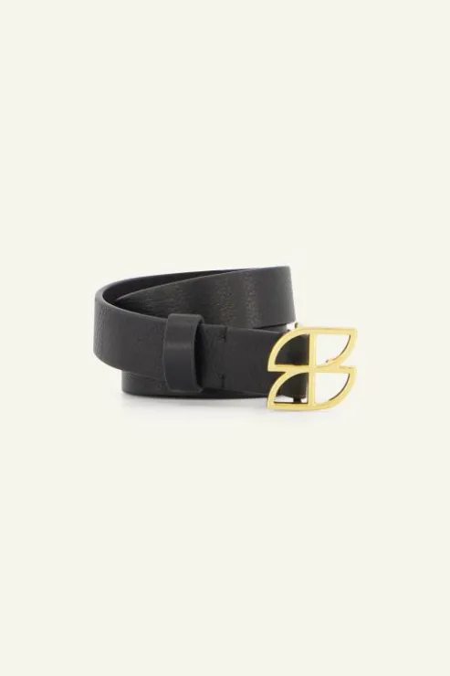 By bar buckle logo belt | black* Ceintures